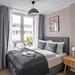 Hotel apartamentowy Limehome A-schweitzer-str 3*